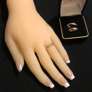 “TEXTURED BAND RING” - 14K GOLD